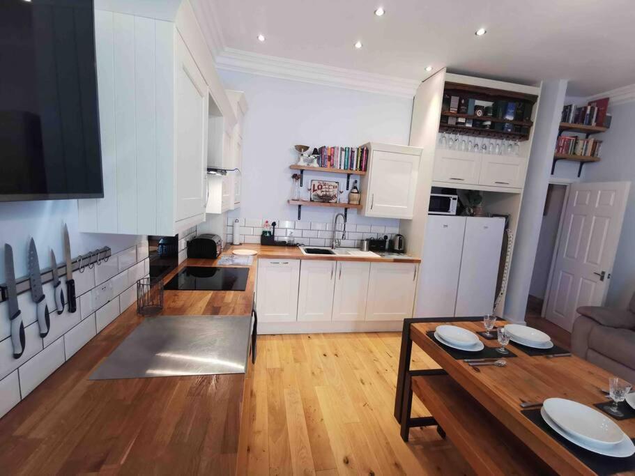 Number 7 Torquay Stunning Sea Views Apartment ภายนอก รูปภาพ