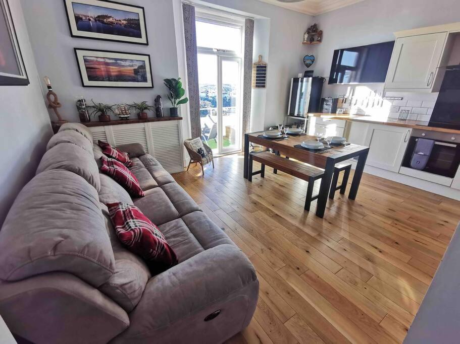 Number 7 Torquay Stunning Sea Views Apartment ภายนอก รูปภาพ