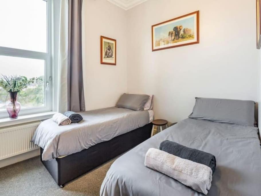 Number 7 Torquay Stunning Sea Views Apartment ภายนอก รูปภาพ