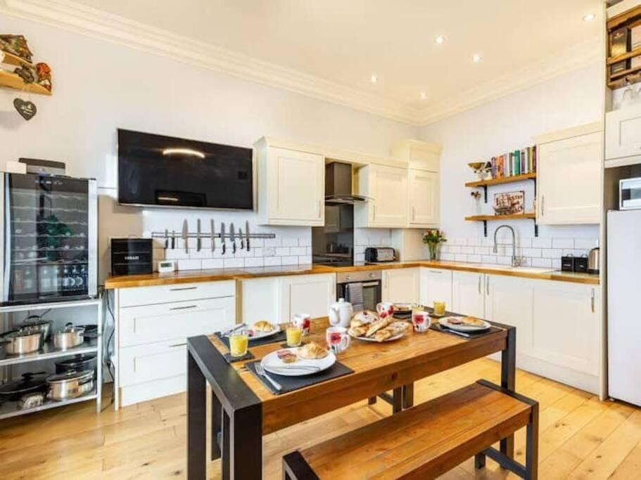 Number 7 Torquay Stunning Sea Views Apartment ภายนอก รูปภาพ