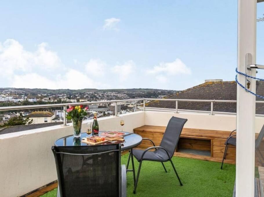 Number 7 Torquay Stunning Sea Views Apartment ภายนอก รูปภาพ