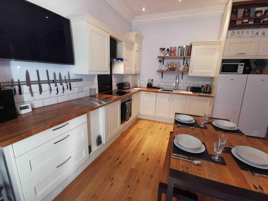 Number 7 Torquay Stunning Sea Views Apartment ภายนอก รูปภาพ